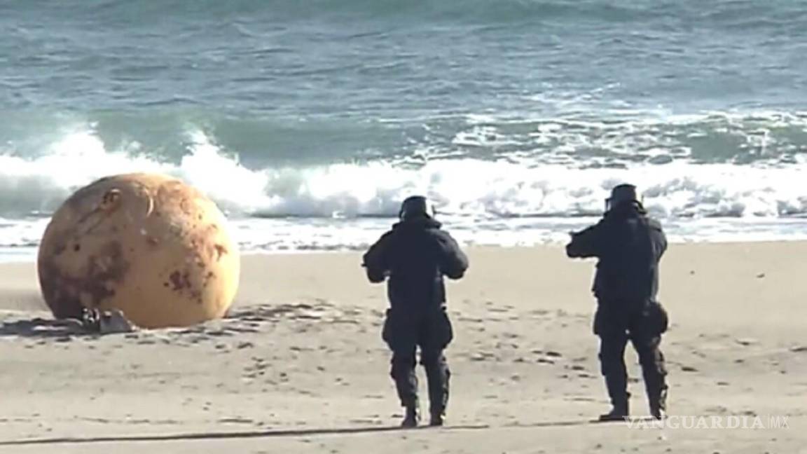 OVNI, bomba o globo espía: ¿Qué hay detrás de la misteriosa bola encontrada en una playa de Japón?