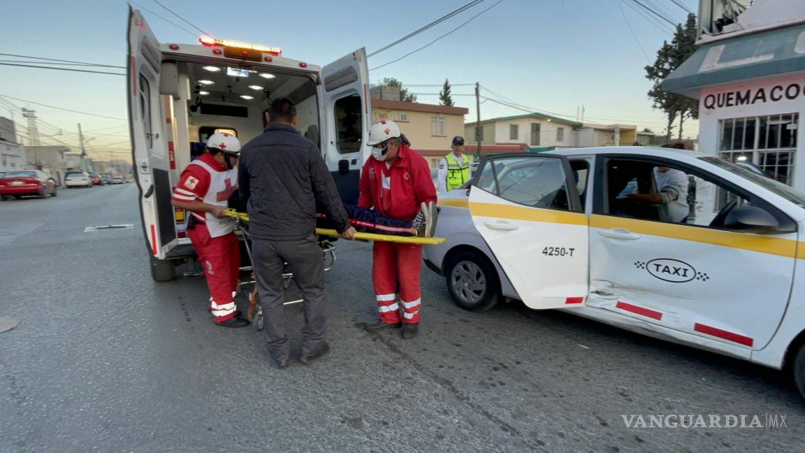 Choque deja a menor lesionada en Saltillo; conductora ignoró señal de alto