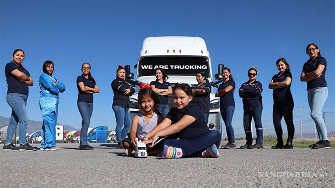 Daimler Saltillo Gana 2do lugar en Concurso de Fotografía Women In Trucking Association