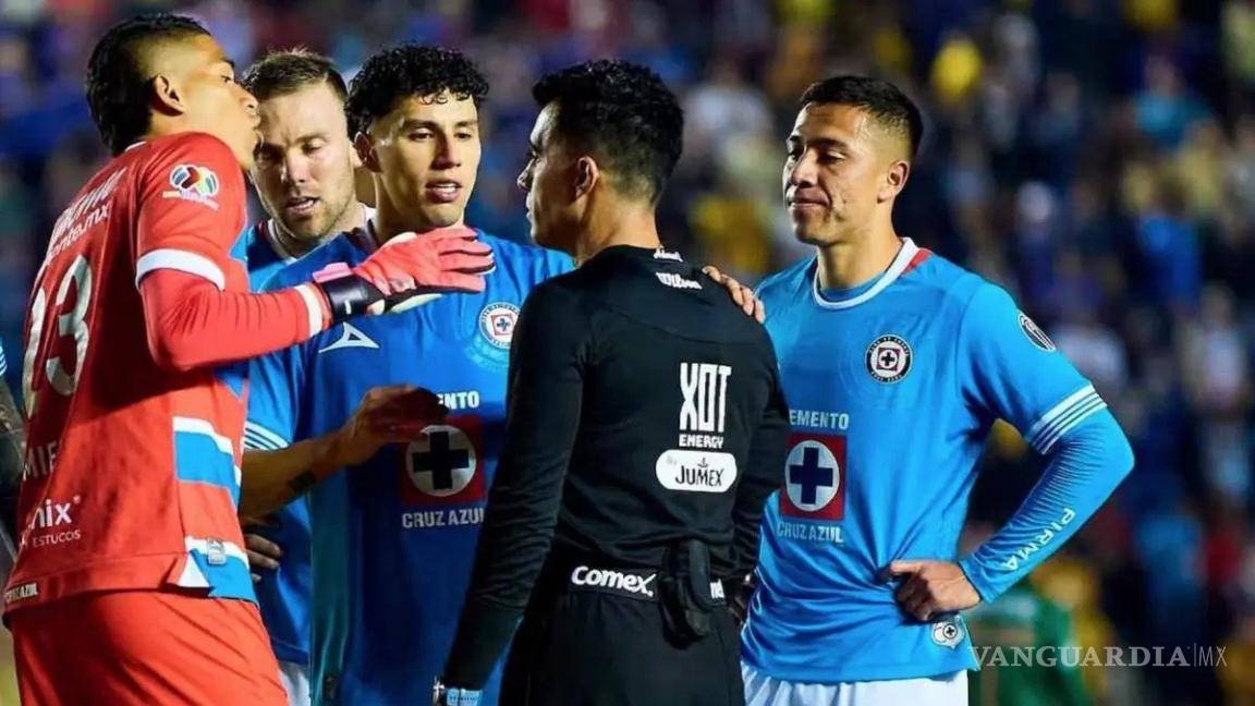 FMF investigará a Cruz Azul por los gritos e insultos contra Adonai Escobedo