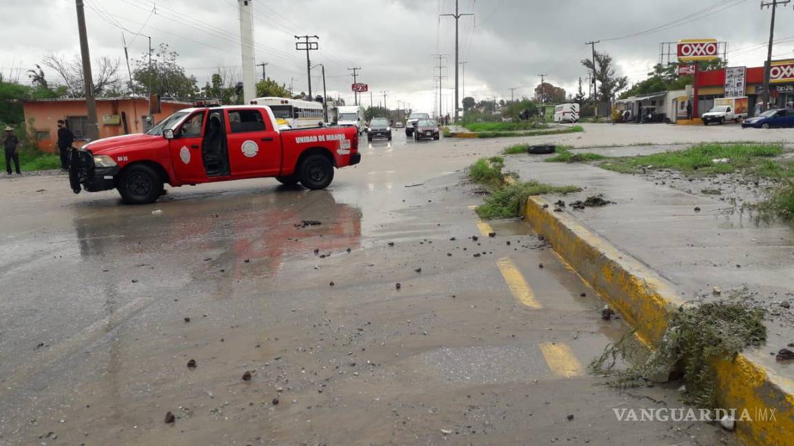 Tormenta inunda calles de Monclova; deja casas inundadas y automóviles varados