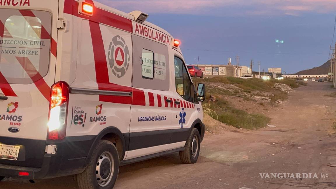 Dos mujeres heridas tras caer de motocicleta en Ramos Arizpe; se dirigían a su trabajo en Finsa