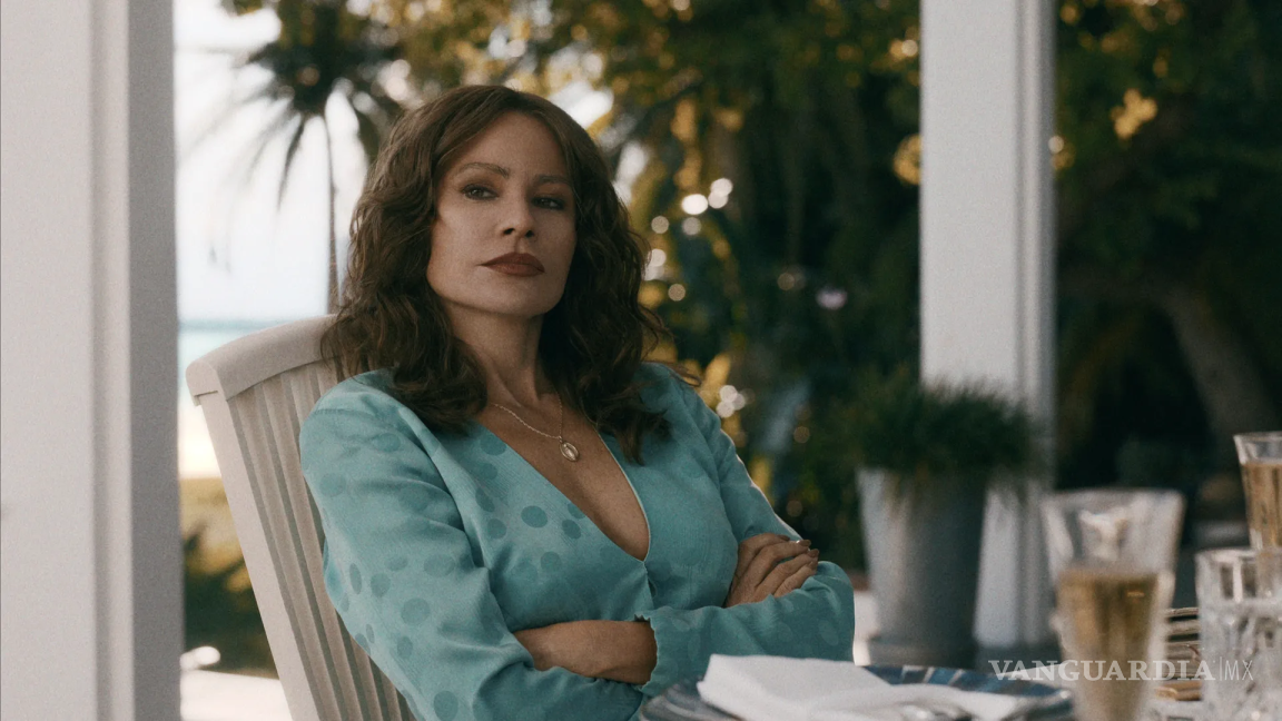 ¿Vergaaaara? Sorprende Sofía como jefa del narco en la serie Griselda, de Netflix, con Karol G