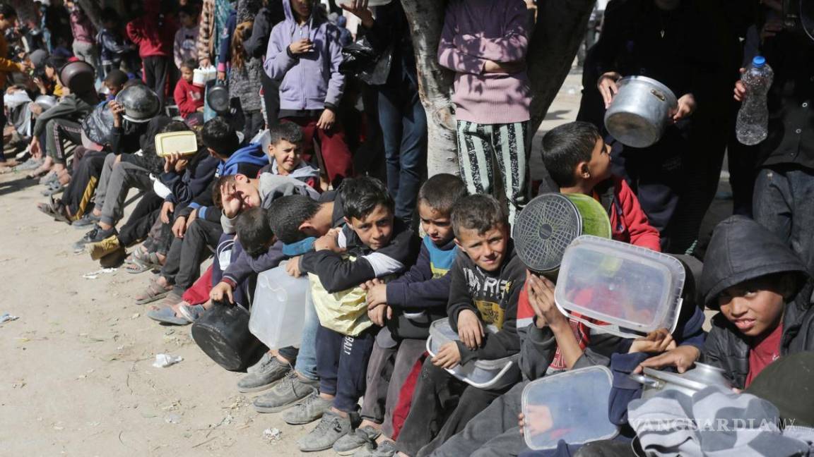 $!En total, 1.1 millones de palestinos en Gaza, la mitad de la población total, experimentan escasez catastrófica de alimentos