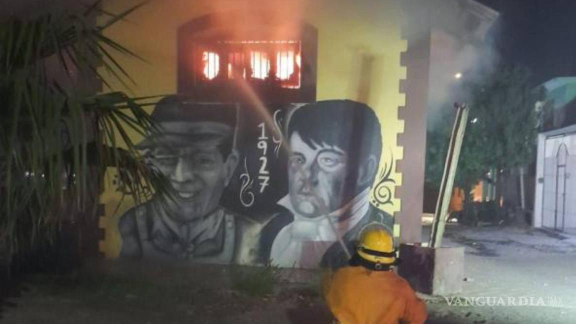 Presuntos maleantes incendian estación ferroviaria de Ramos Arizpe; edificio fungía como espacio cultural