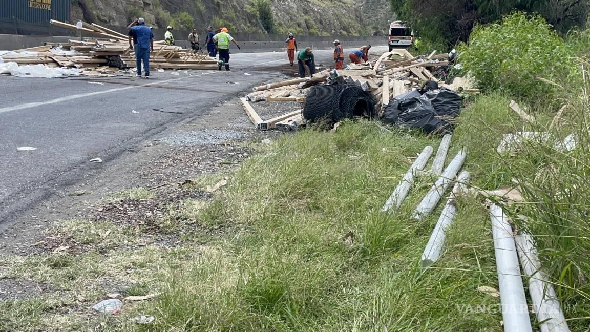 Vuelcan dos tráileres en Los Chorros; segundo accidente deja una ...