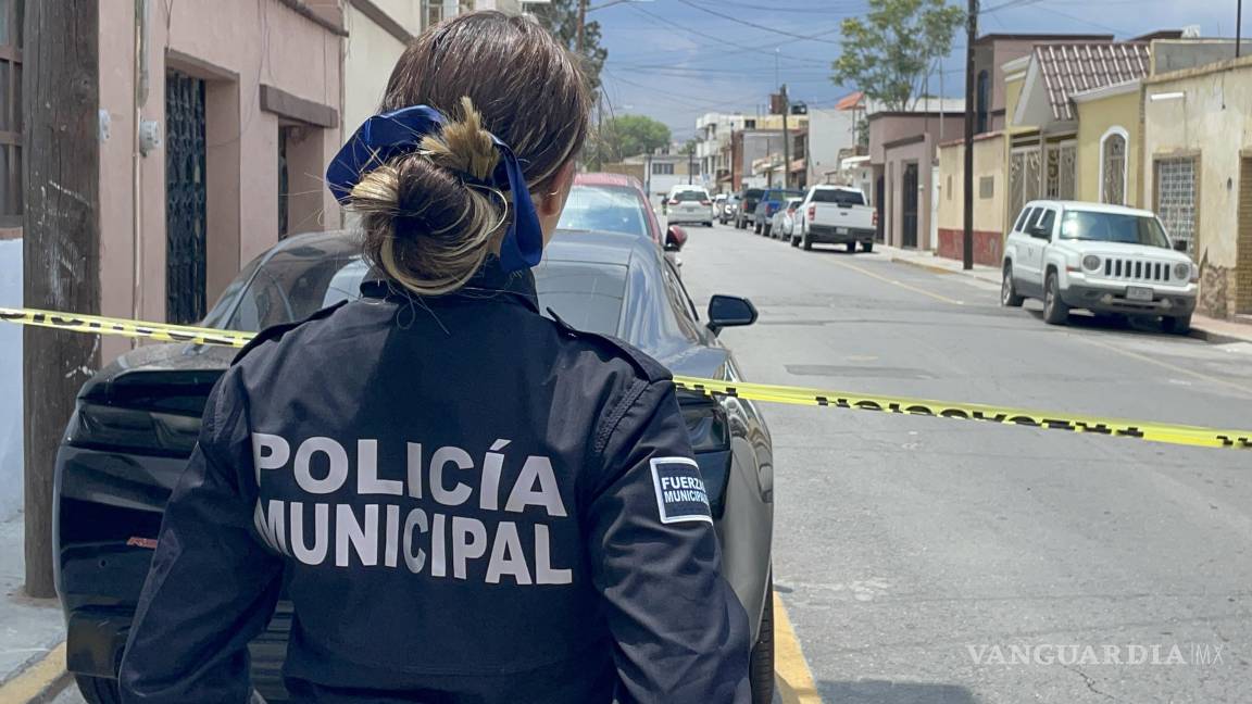 Hermano lo encuentra pendiendo sin vida en el pasillo de su casa, en el centro de Saltillo