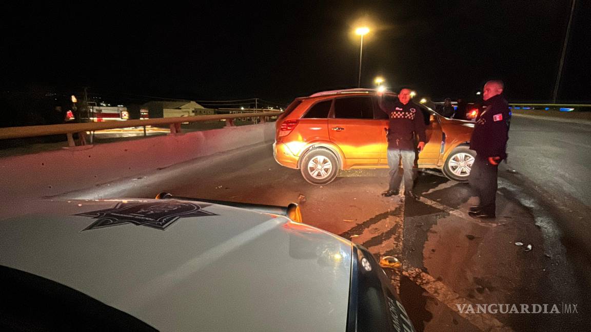 $!Elementos de Tránsito Municipal abanderaron la zona para evitar otro percance.