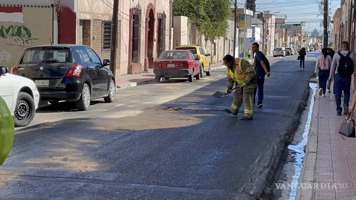 Robo de cable origina derrame de aceite y caos en la Zona Centro de Saltillo