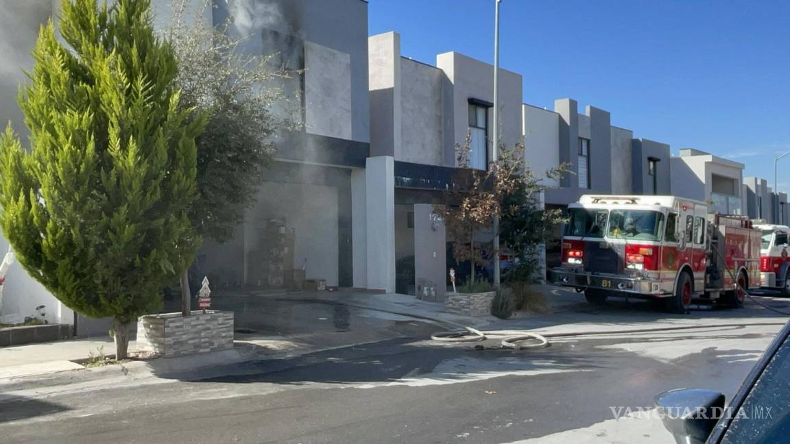 Saltillo: fallas eléctricas originan incendio en vivienda de fraccionamiento residencial