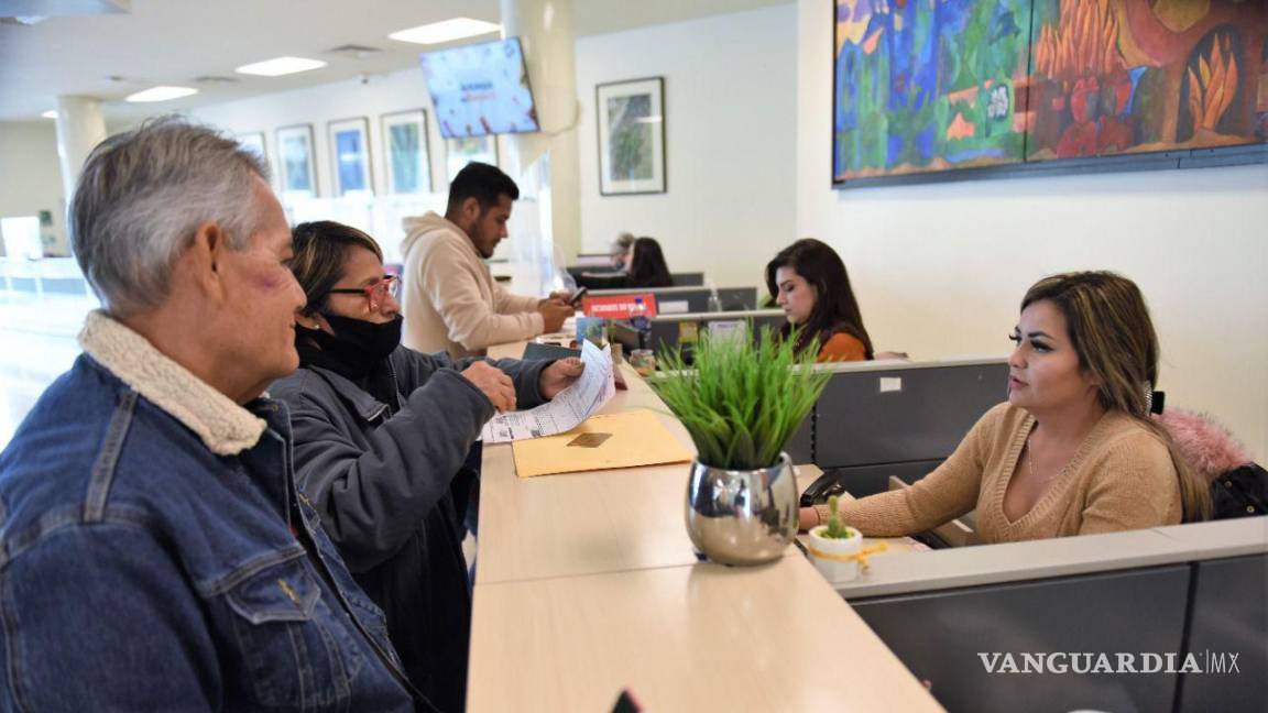 $!En Torreón, el Ayuntamiento local ofreció descuentos de hasta 20 por ciento en este impuesto local.