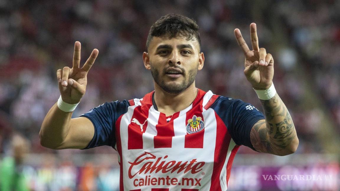 Alexis Vega ¡ya no está castigado! Viaja con Chivas a C.U. y podría enfrentar a Pumas