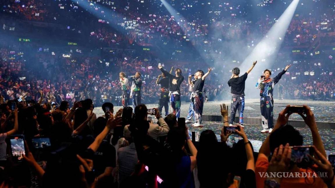 $!La boy band Mirror en un concierto en Hong Kong el lunes pasado.