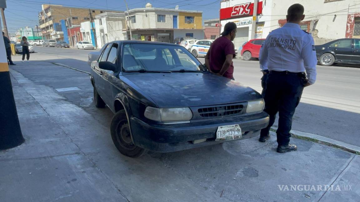 Saltillo: conductor manda al hospital a mujer, tras salir de estacionamiento sin precaución y arrollarla