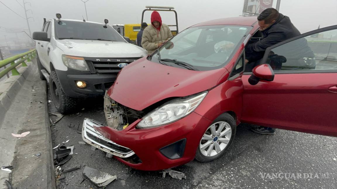 Ooootra vez, conductor intenta cambiar de carril y provoca accidente en periférico LEA