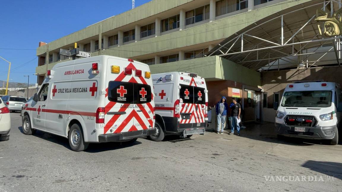 Trasladan a ciclista herido a hospital de Saltillo; ‘voló’ tras pasar bordo