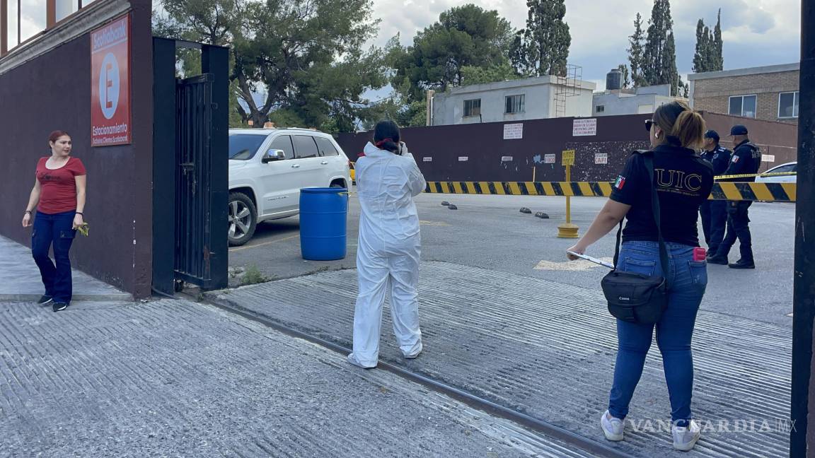Muere trabajador en estacionamiento al iniciar su jornada en banco de la colonia República, en Saltillo