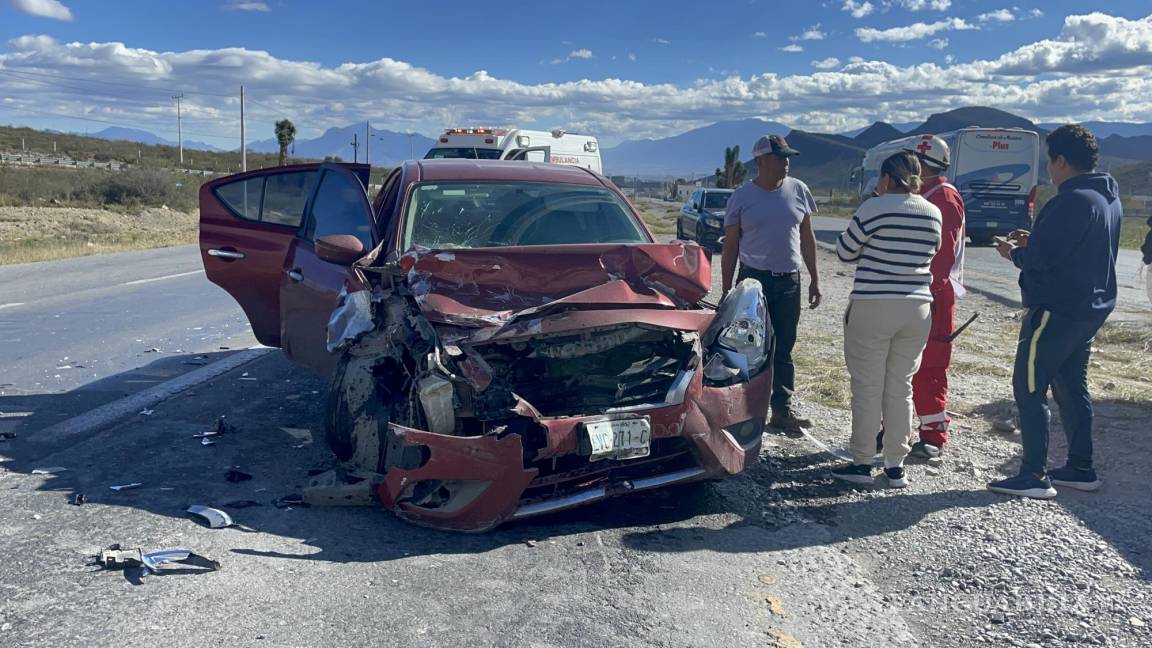 Provoca accidente al dar vuelta en U en la carretera Saltillo-Torreón
