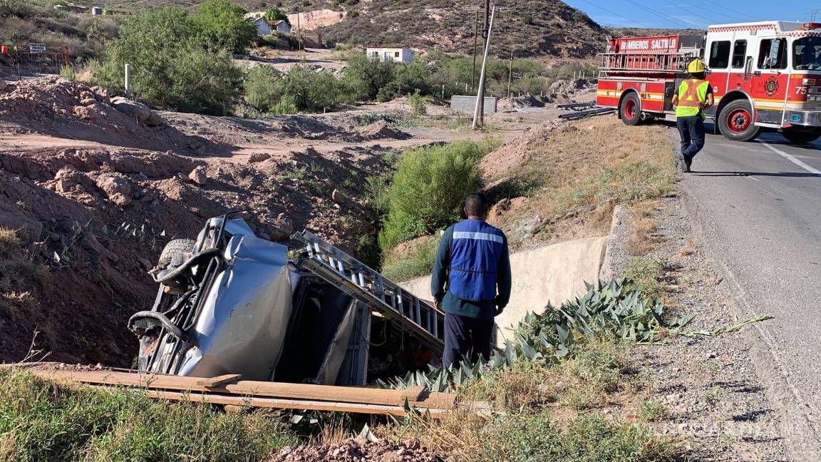 Reportan aparatoso accidente en la Zacatecas-Saltillo, hay dos personas heridas