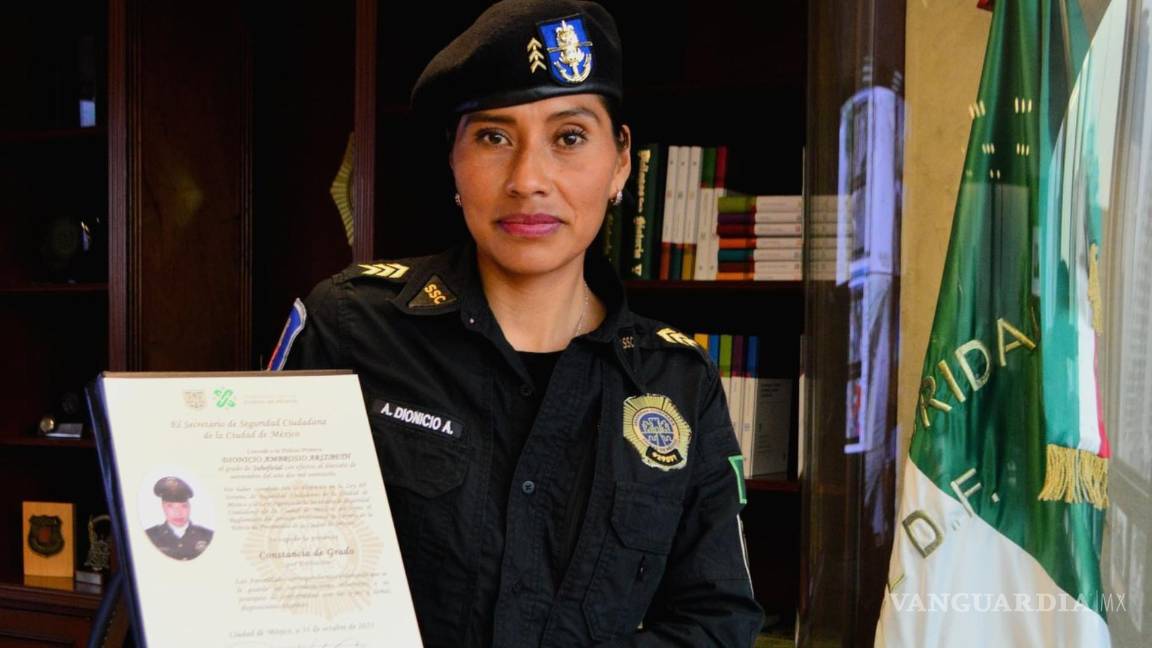 Ascienden a Arizbeth, la policía que amamantó a bebé en Acapulco tras el paso de ‘Otis’