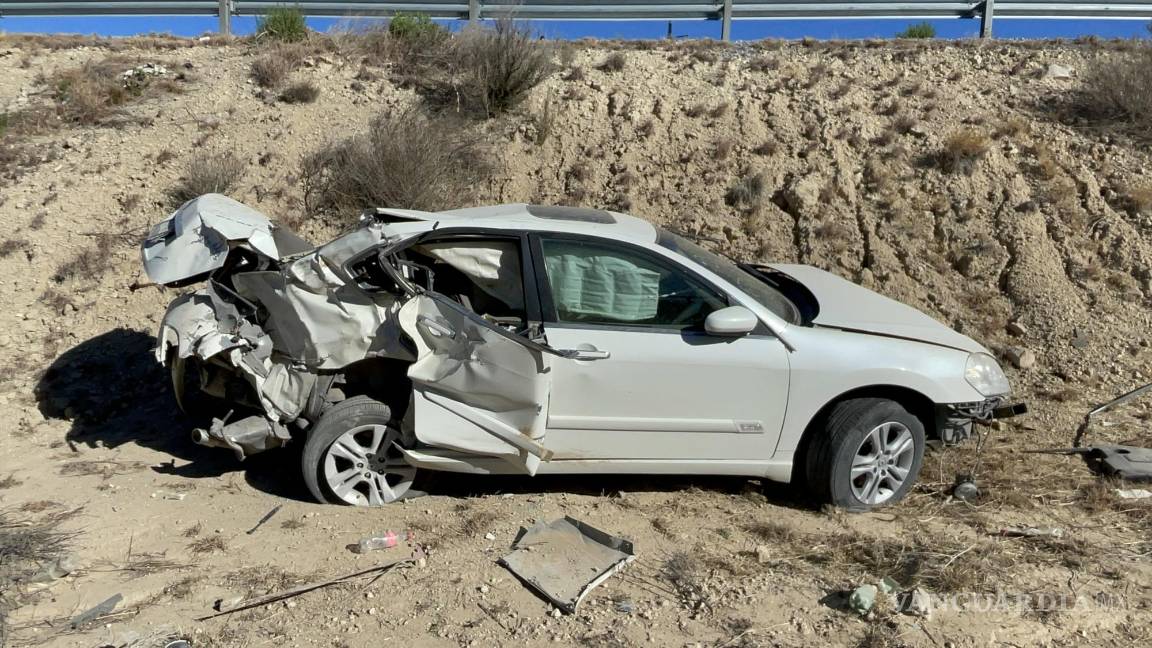 Veloz conductor se dirige a Saltillo y cae a barranco; resulta herido
