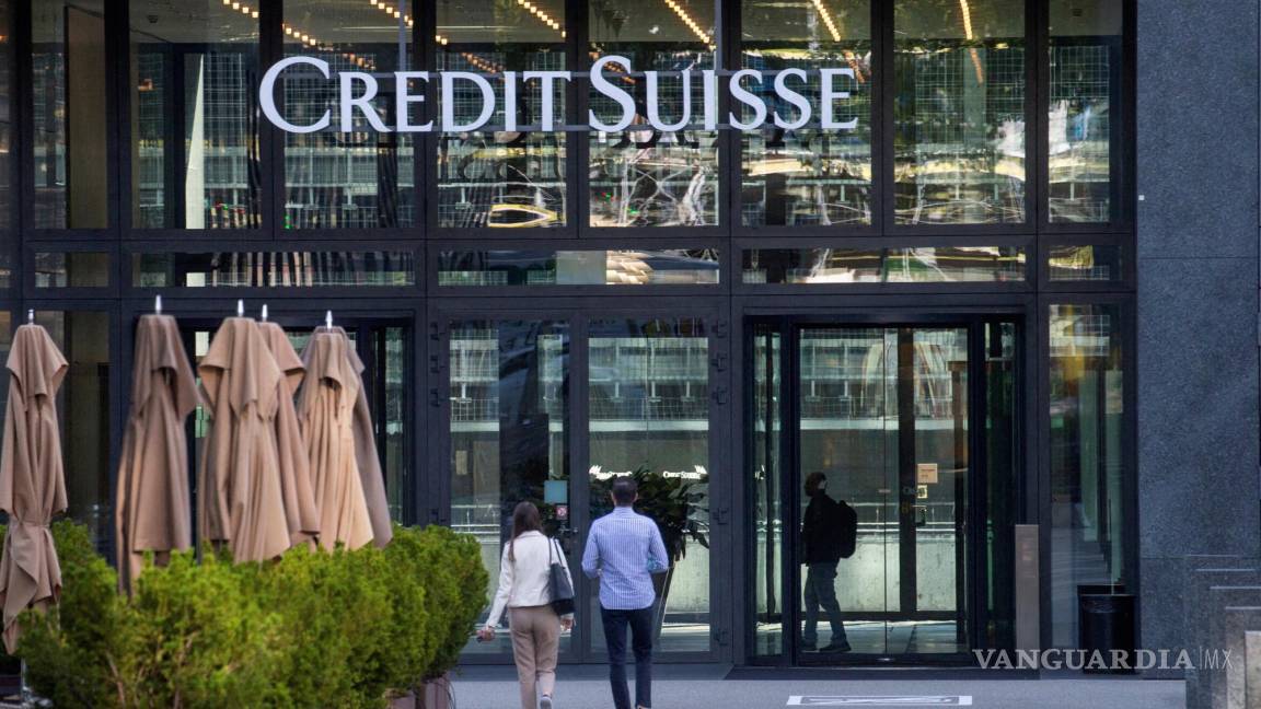 ‘Reviven’ acciones de Credit Suisse tras rescate