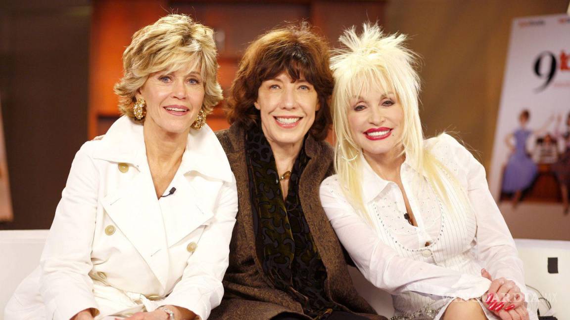 $!Lily Tomlin y Jane Fonda tuvieron como invitada en el show a Dolly Parton.