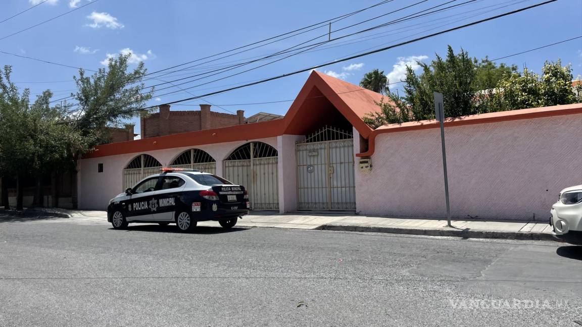 Hombre desayuna, se duerme y fallece broncoaspirado; madre señala que sufría adicciones