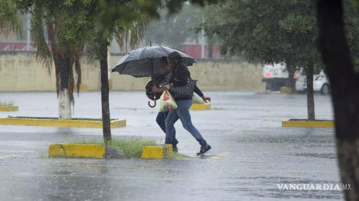 ¿Cargó con su paraguas? Pronostican lluvias con vientos muy fuertes para Coahuila y Nuevo León