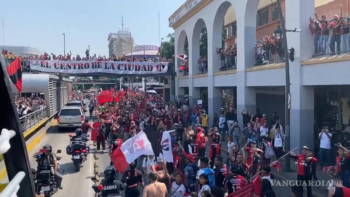 Guadalajara se viste de rojinegra