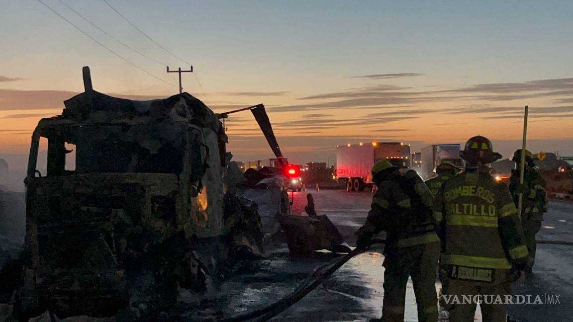 Se le quema tráiler en la carretera Torreón-Saltillo