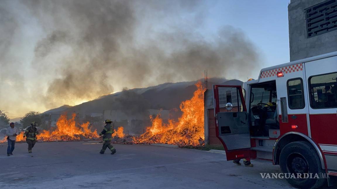 Tejabanes quedan destruidos en feroz incendio al oriente de Saltillo; señalan que propietario ignoró las advertencias