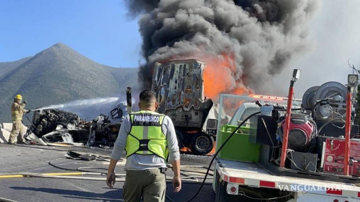 Circula en redes video de trailero calcinado, tras accidente en Los Chorros
