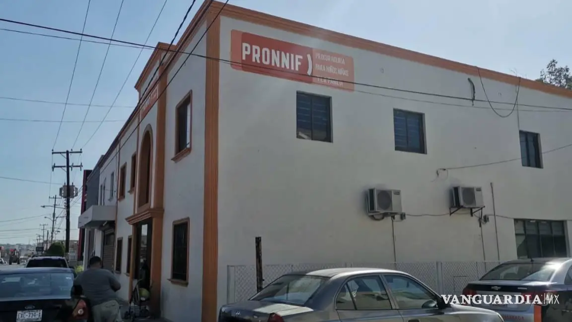 Investiga Pronnif entorno de menor que atacó con pistola de balines a una familia en Monclova