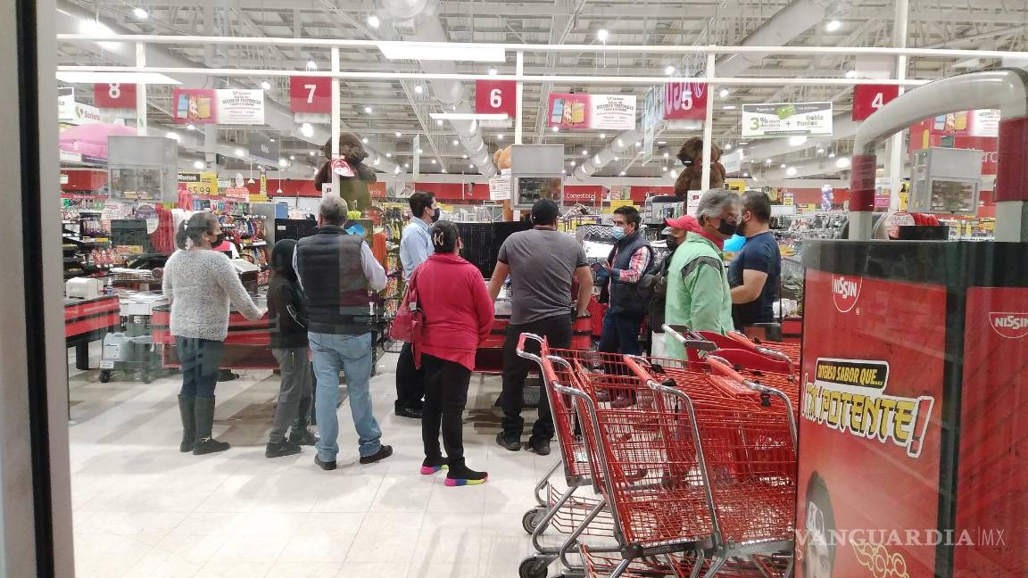 Clientes exigen a tienda ubicada en el bulevar Coss de Saltillo cumpla promoción