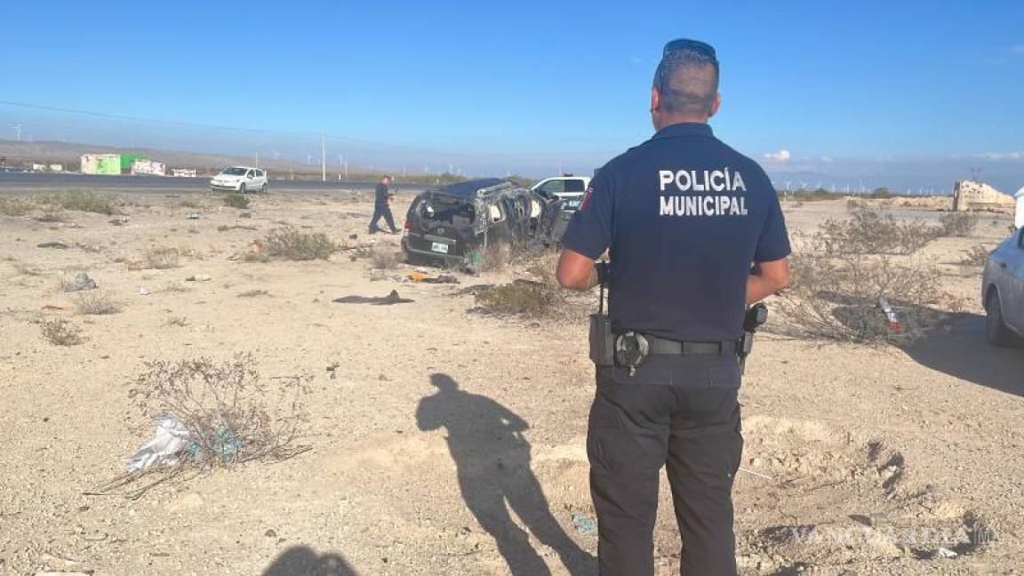 Vuelca familia de EUA; muere hijo tras percance en la carretera Torreón-Saltillo