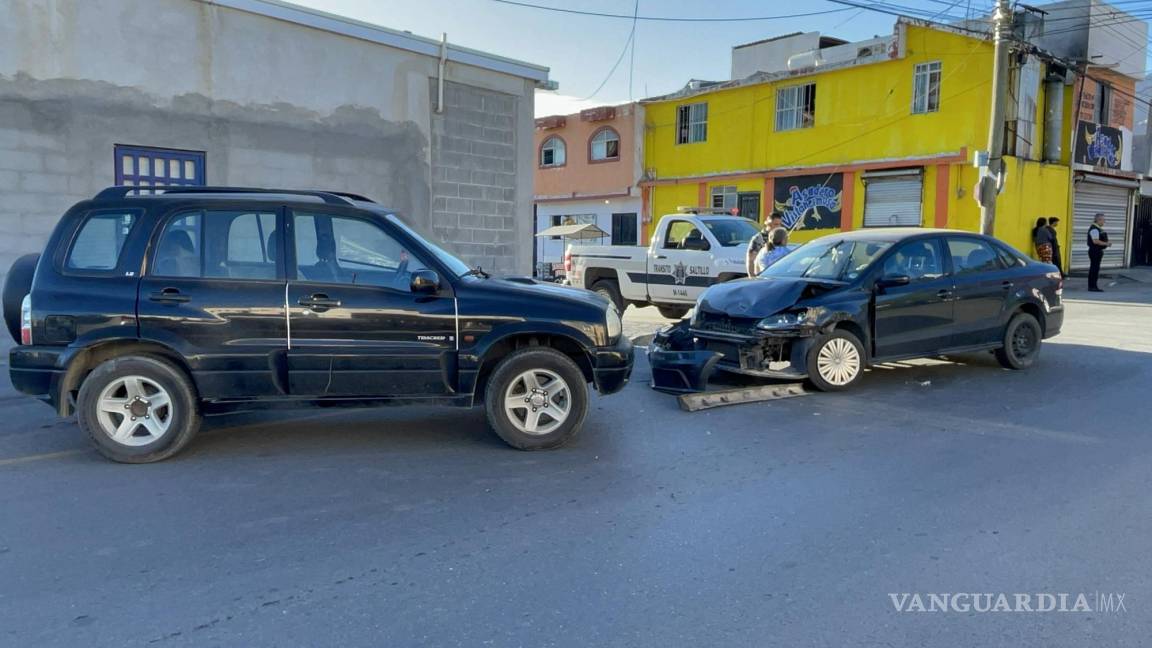 Conductora se distrae y ocasiona accidente al oriente de Saltillo