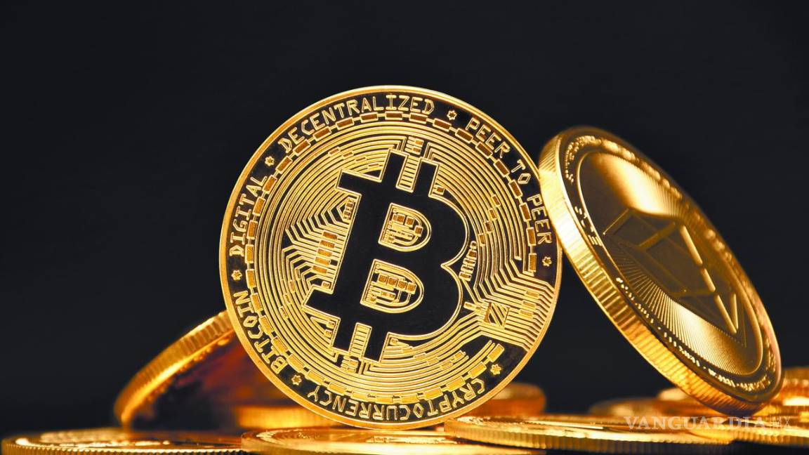 Bitcoin rompe nuevo récord histórico; alcanza los 113 mil 700 dólares