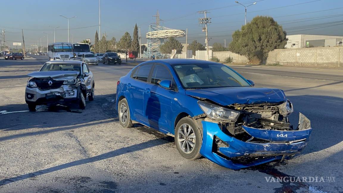 Accidente mañanero al norte de Saltillo deja cuantiosos daños materiales