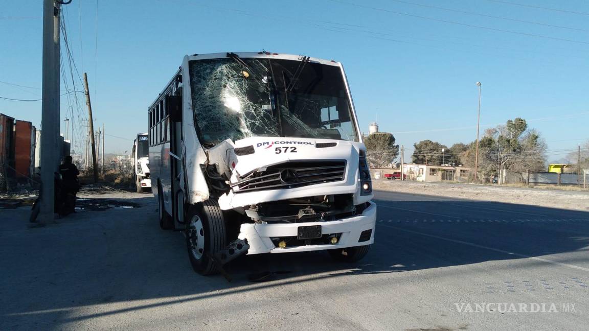 Imprudencia de trailero causa accidente en el Libramiento OFT