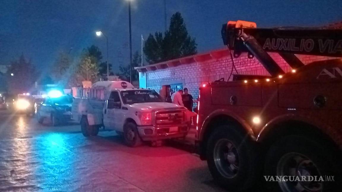 Flamazo en Arteaga deja dos quemados; pipa de gas lo habría provocado