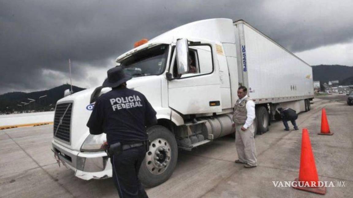 Robo a transportistas en la carretera Monterrey-Saltillo mantiene en vilo a choferes
