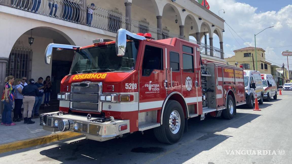 Cumple mujer su amenaza y roba unidad de bomberos en Frontera; es atrapada en pleno escape