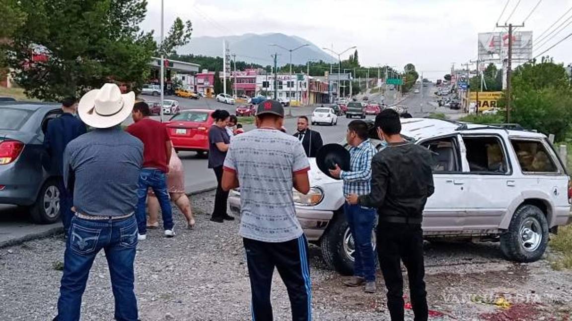 No llegan a fiesta de XV años en Saltillo; familia vuelca en el camino