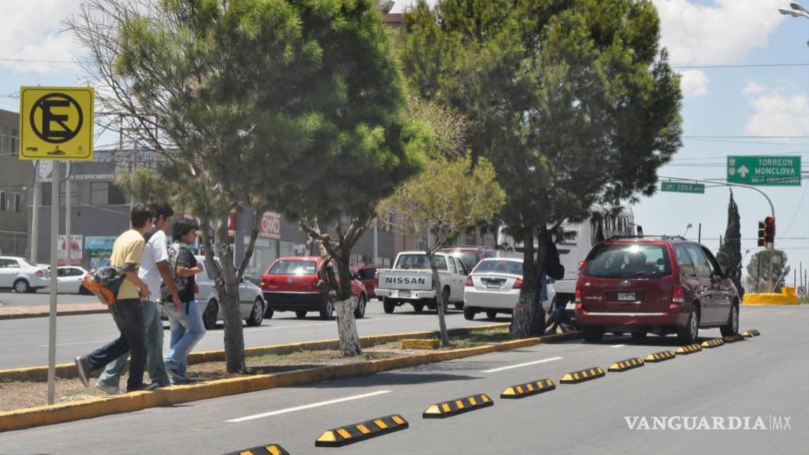 $!Estacionarse sobre la ciclovía es la tercera multa de tránsito más alta en Saltillo.