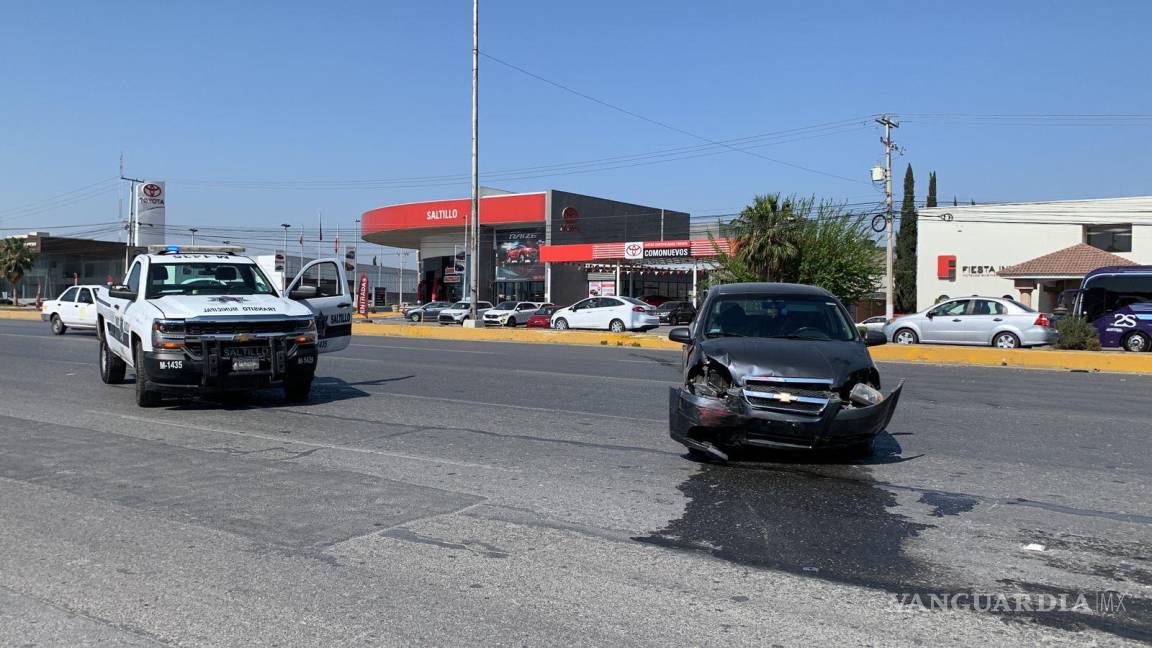 Aparatoso accidente detiene el tráfico entre Saltillo y Ramos Arizpe