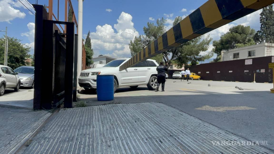 Muere trabajador en estacionamiento al iniciar su jornada en banco de la colonia República, en Saltillo