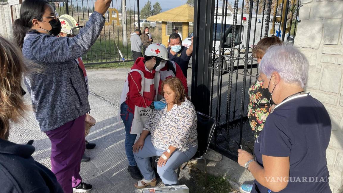 Saltillo: Proyecta pipa un auto en la entrada de la Narro