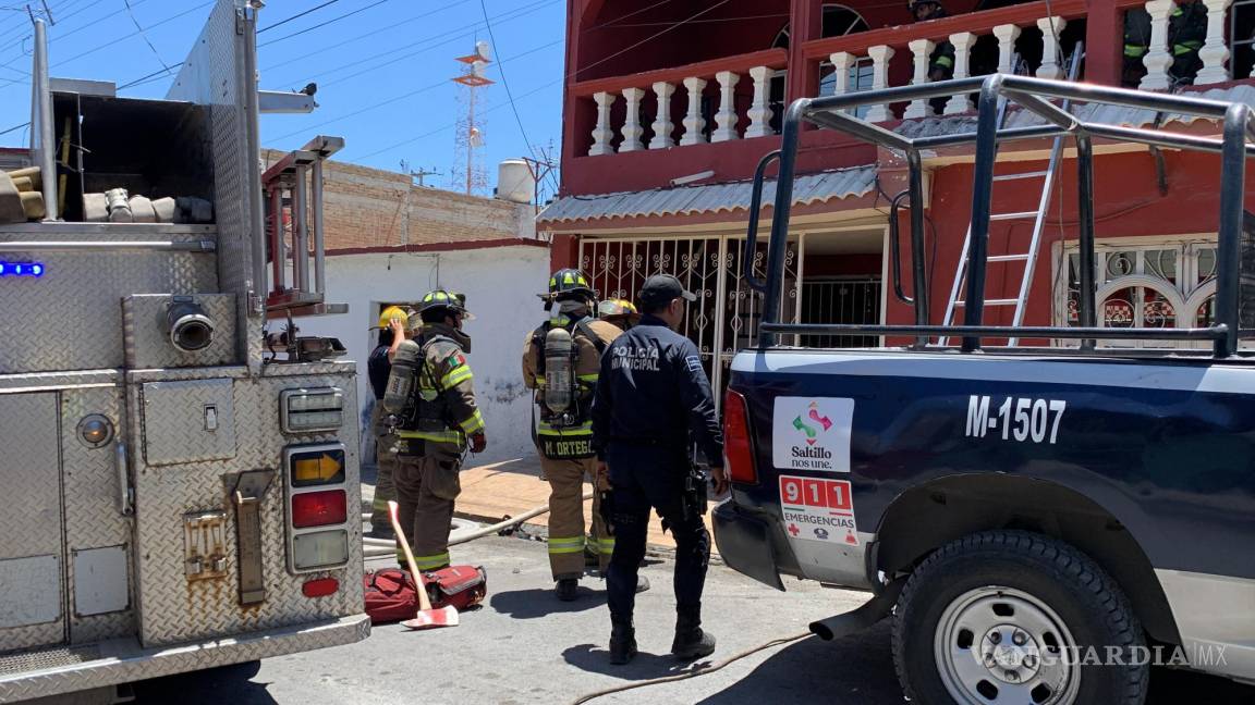 Cortocircuito en clima sería causa de incendio en domicilio de Saltillo