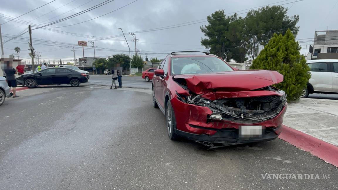 Se atraviesa sin precaución y provoca accidente al oriente de Saltillo